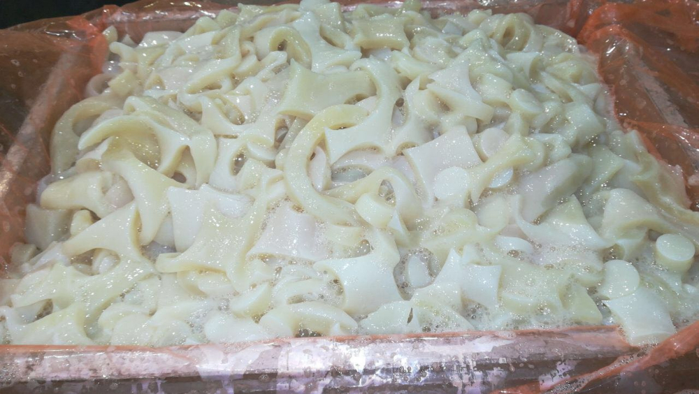 冷凍魷魚碎肉 FROZEN GIANT SQUID BITS AND PIECES